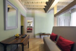 Charmsuite residenze Raffaello Roma particolare suite Le Tre Grazie